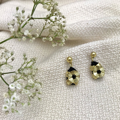Keya Flower Earrings - Miraposa